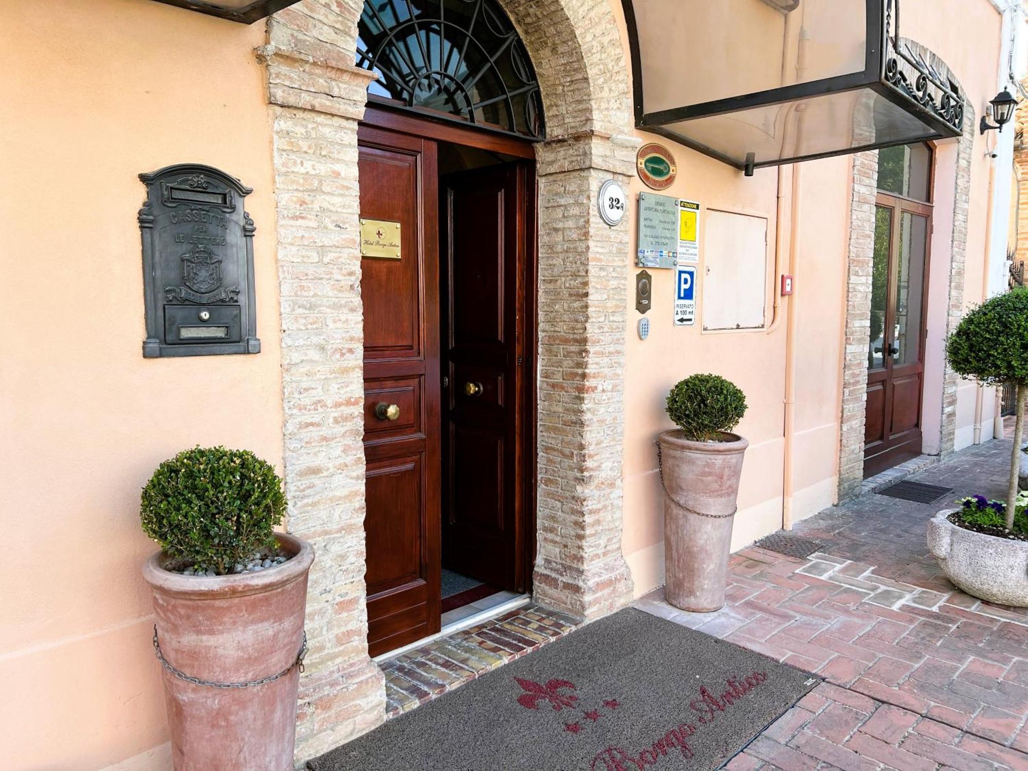 פבריאנו Hotel Borgo Antico מראה חיצוני תמונה