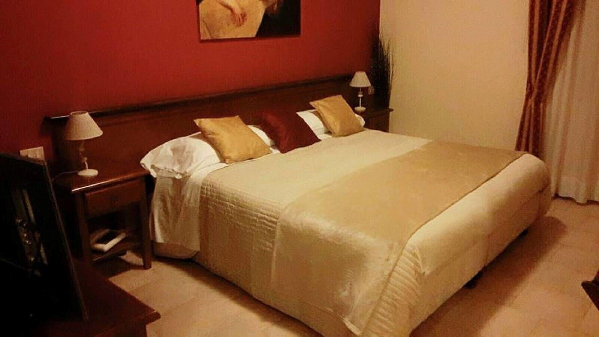 פבריאנו Hotel Borgo Antico מראה חיצוני תמונה