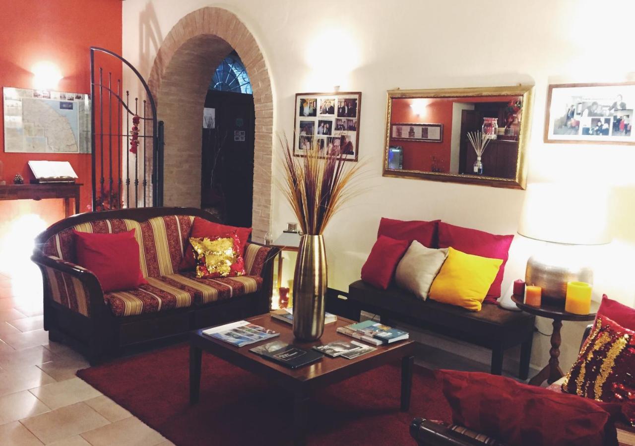 פבריאנו Hotel Borgo Antico מראה חיצוני תמונה
